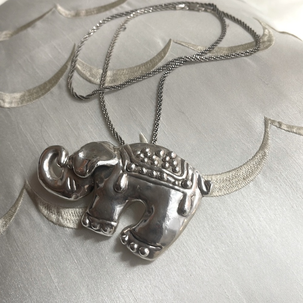Brooch necklace